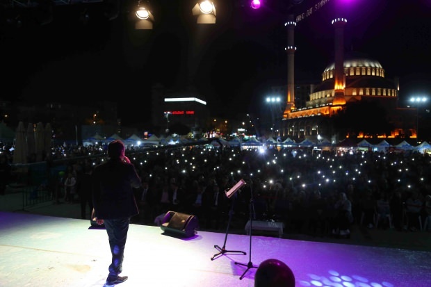 Босански умјетник Зеид Сото и Есреф Зииа Терзи одржали су концерт у Багцıлару 