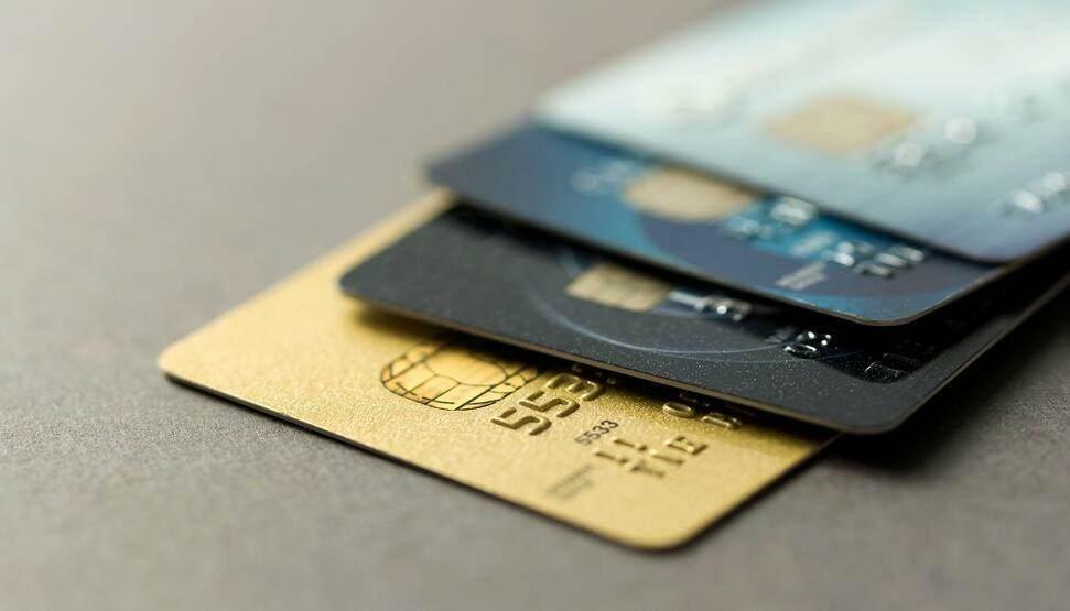 Одлагање дугова по кредитним картицама