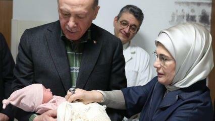 Председник Ердоган и његова супруга Емине Ердоган посетили су жртве земљотреса