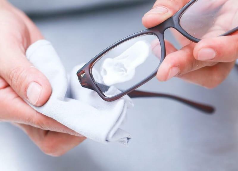 Како поправити изгребана сочива за наочаре? Како уклонити огреботине на наочарима? наочаре за цртање