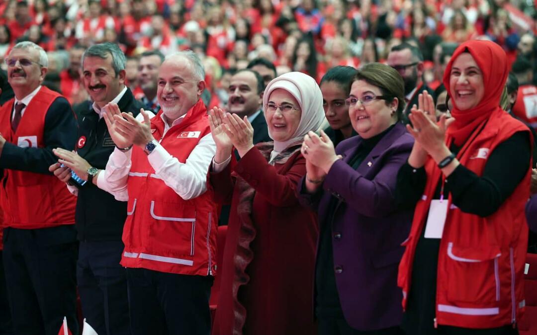 Емине Ердоган говорила је на церемонији доделе међународне награде за волонтерство Црвених прслука