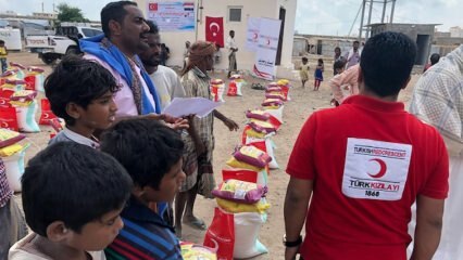 Помоћ у храни за имигранте из Јемена из турског Црвеног полумесеца