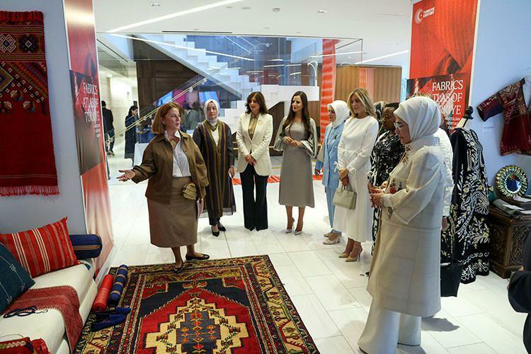 Прва дама Ердоган Турски Атлас ткања
