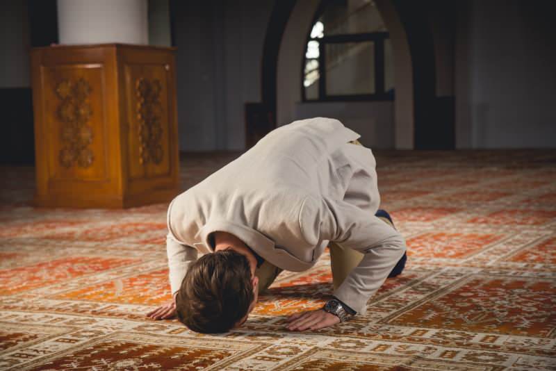 Шта је камат, како да га понесем у молитви? Молитва Камет у арапском изговору