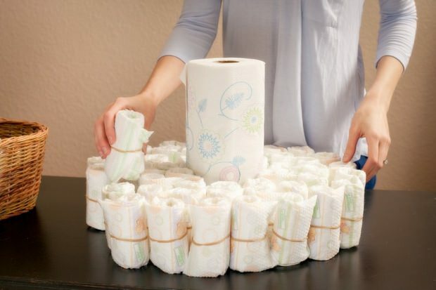 Најбољи поклон за новорођену бебу! Како направити торту од пелена?