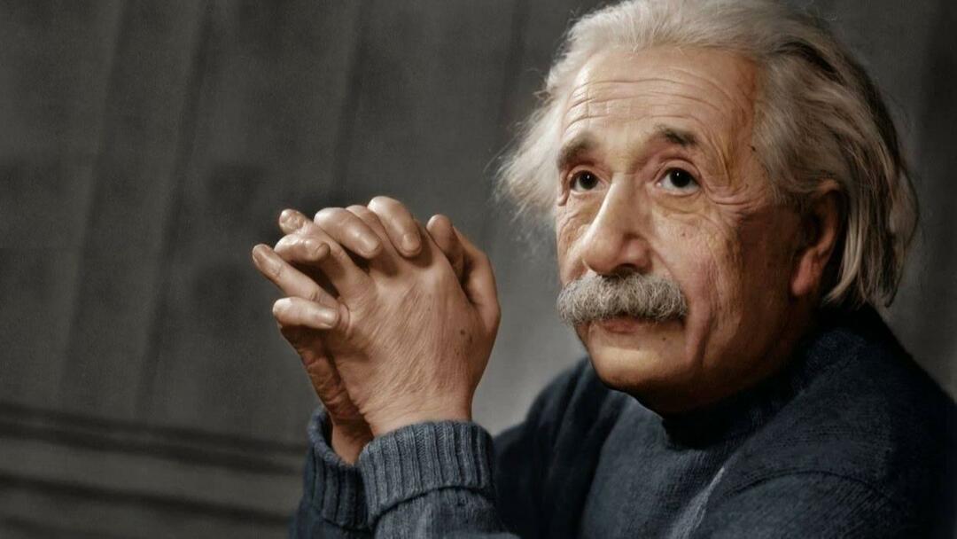 Алберт Ајнштајн
