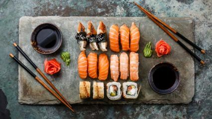 Како јести сусхи? Како направити суши код куће? Који су трикови сушија?