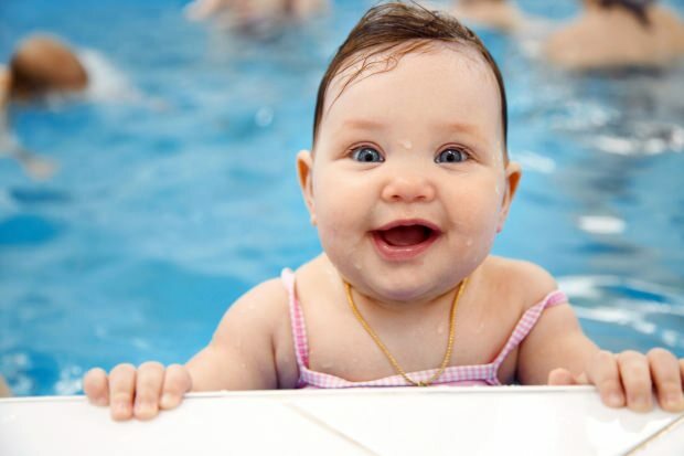 Када бебе могу да пливају?